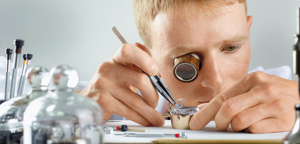 爱彼手表官网售后电话（爱彼日常保养）